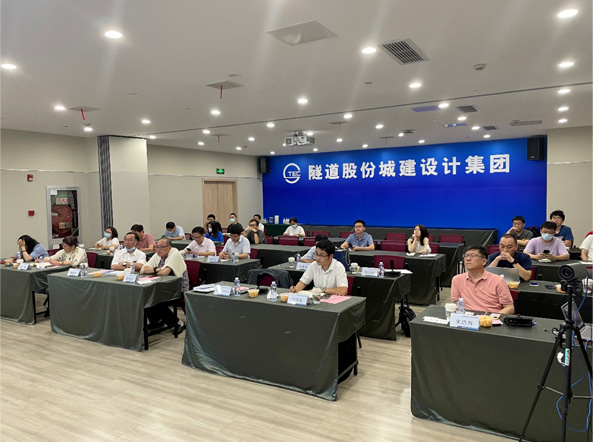 朱瓏瓏董事長(zhǎng)受邀出席“雨水、污水、污泥管理-德國(guó)最新發(fā)展趨勢(shì)”講座(圖2)